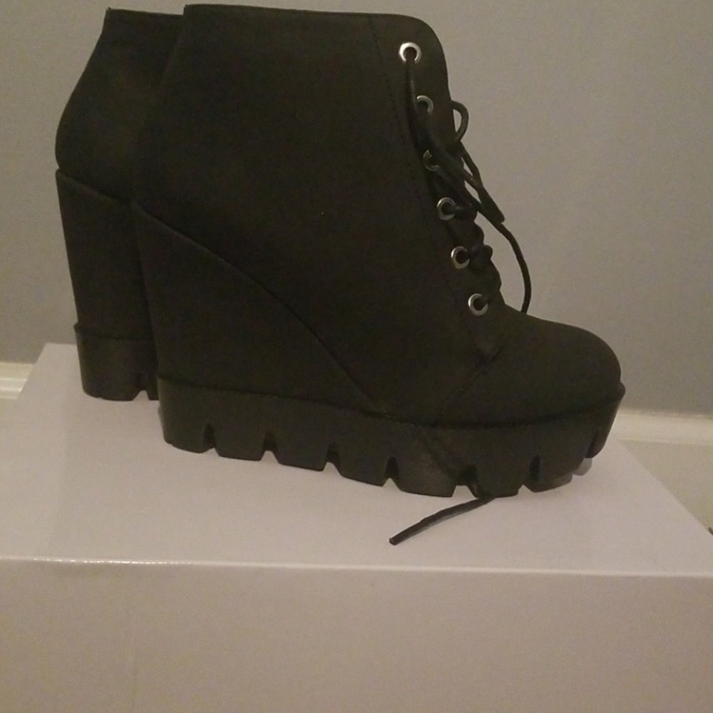 SHOES